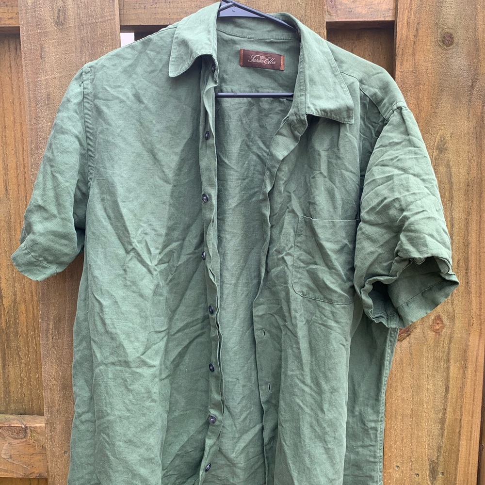Green Casual Button-Up Shirt